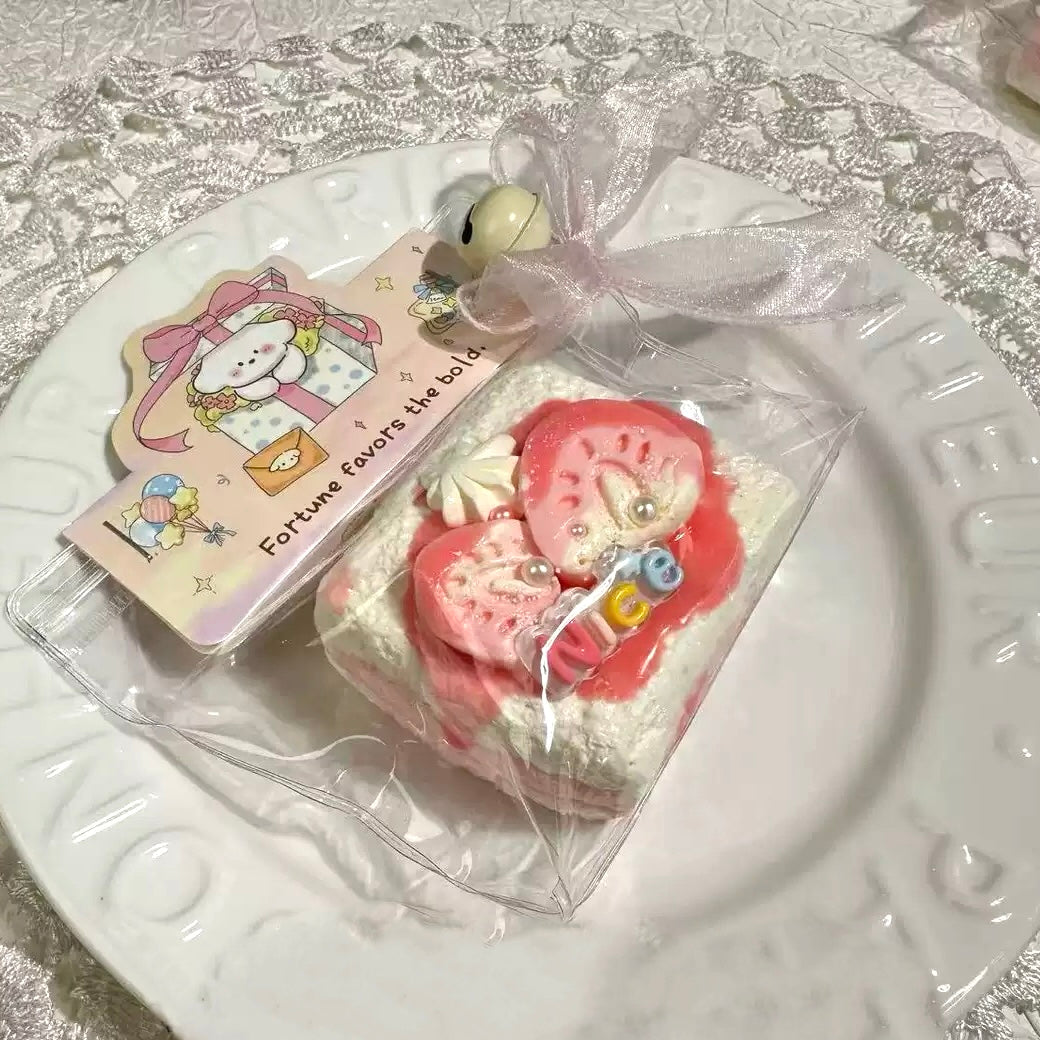 ストロベリーソースケーキ クリーミークレイ ゆっくりリバウンド ソフトスクイッシュ タバ スクイッシー 感覚フィジェットトイ ストレス解消