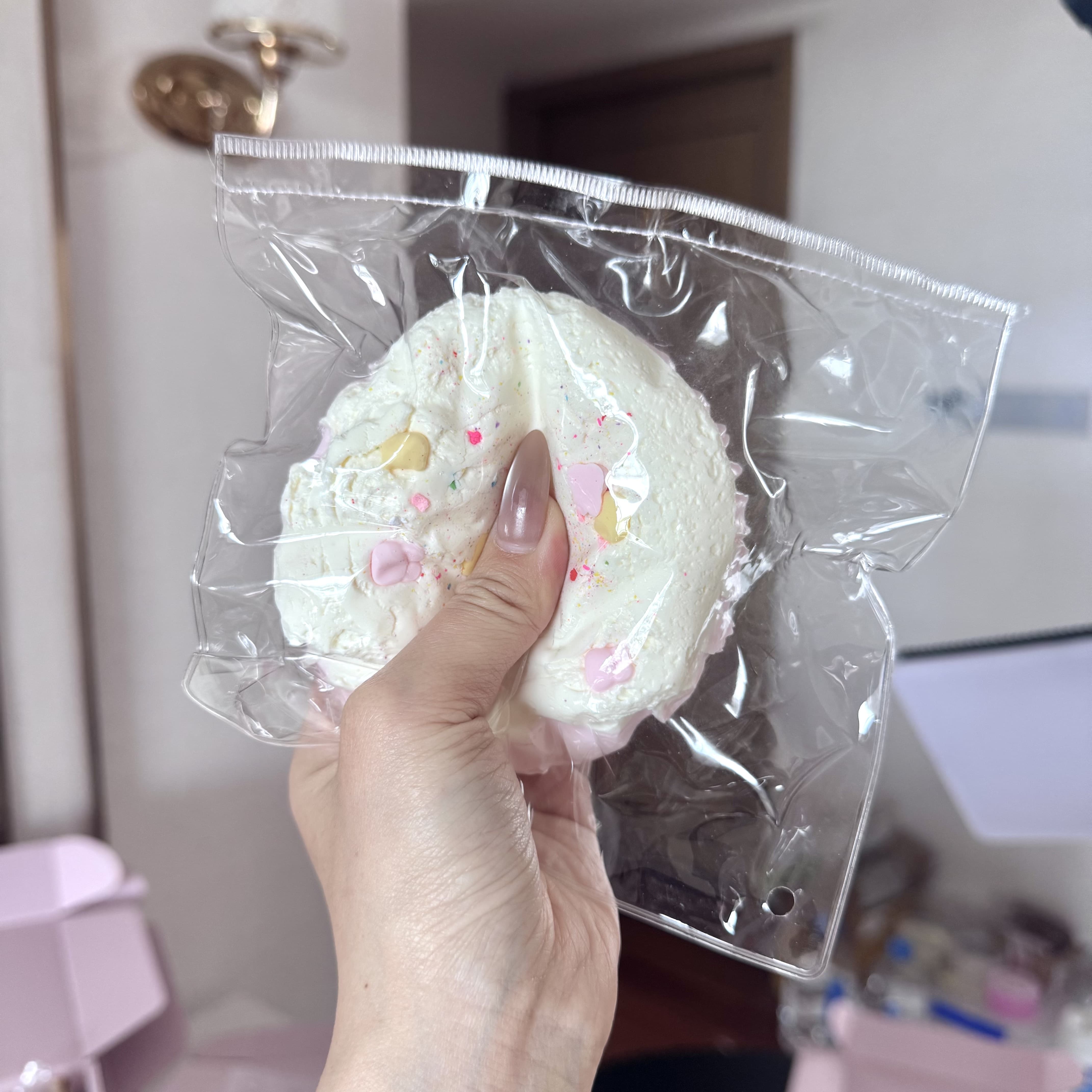 ピンクカップケーキ クリーミークレイ ゆっくりリバウンド ソフトスクイッシュ タバ スクイッシー 感覚フィジェットトイ ストレス解消